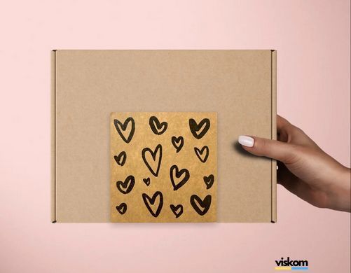 Этикетка крафт 100x100 мм "Love" (100 шт/рулон) с принтом, самоклеящаяся Viskom 100100love фото