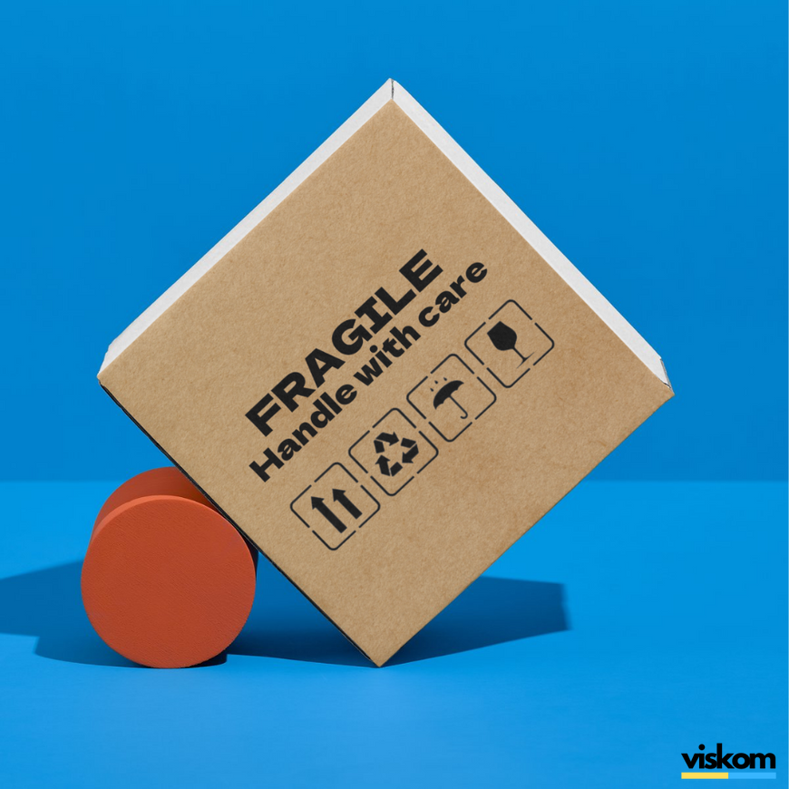 Етикетка крафт 100x100 мм &laquo;Fragile 03&raquo; (100 шт/рулон) самоклеюча 100100brownFragile03 фото