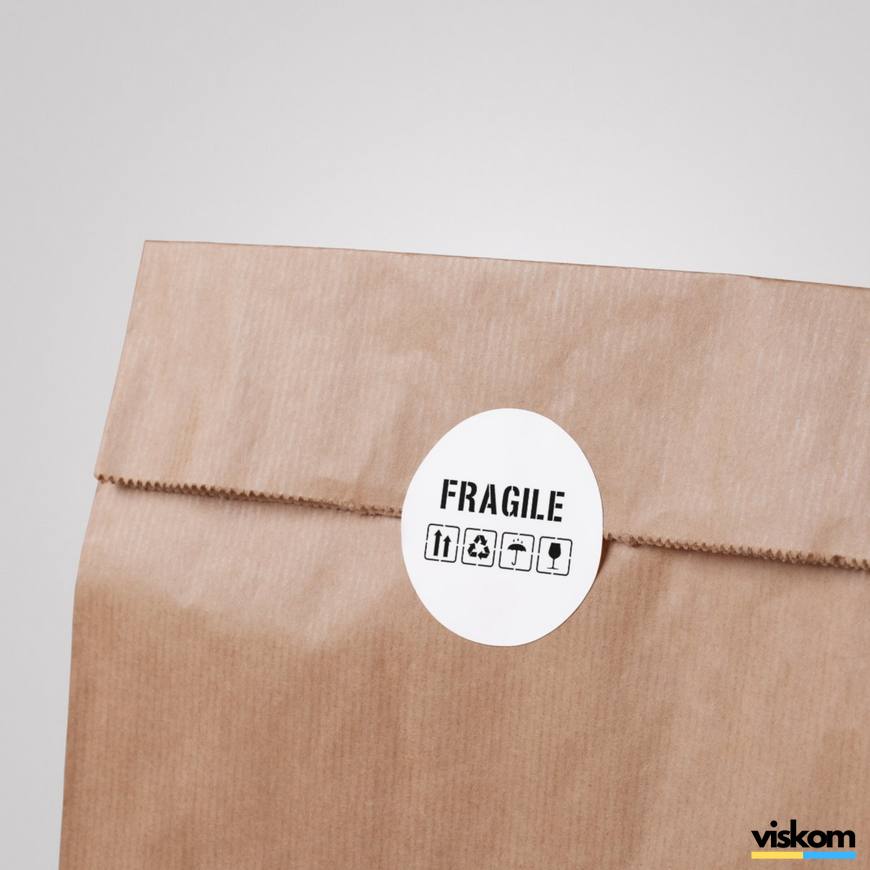 Biała etykieta ⌀50 mm &laquo;Fragile 01&raquo; (250 szt/rolka) samoprzylepna 50whitefragile01 photo